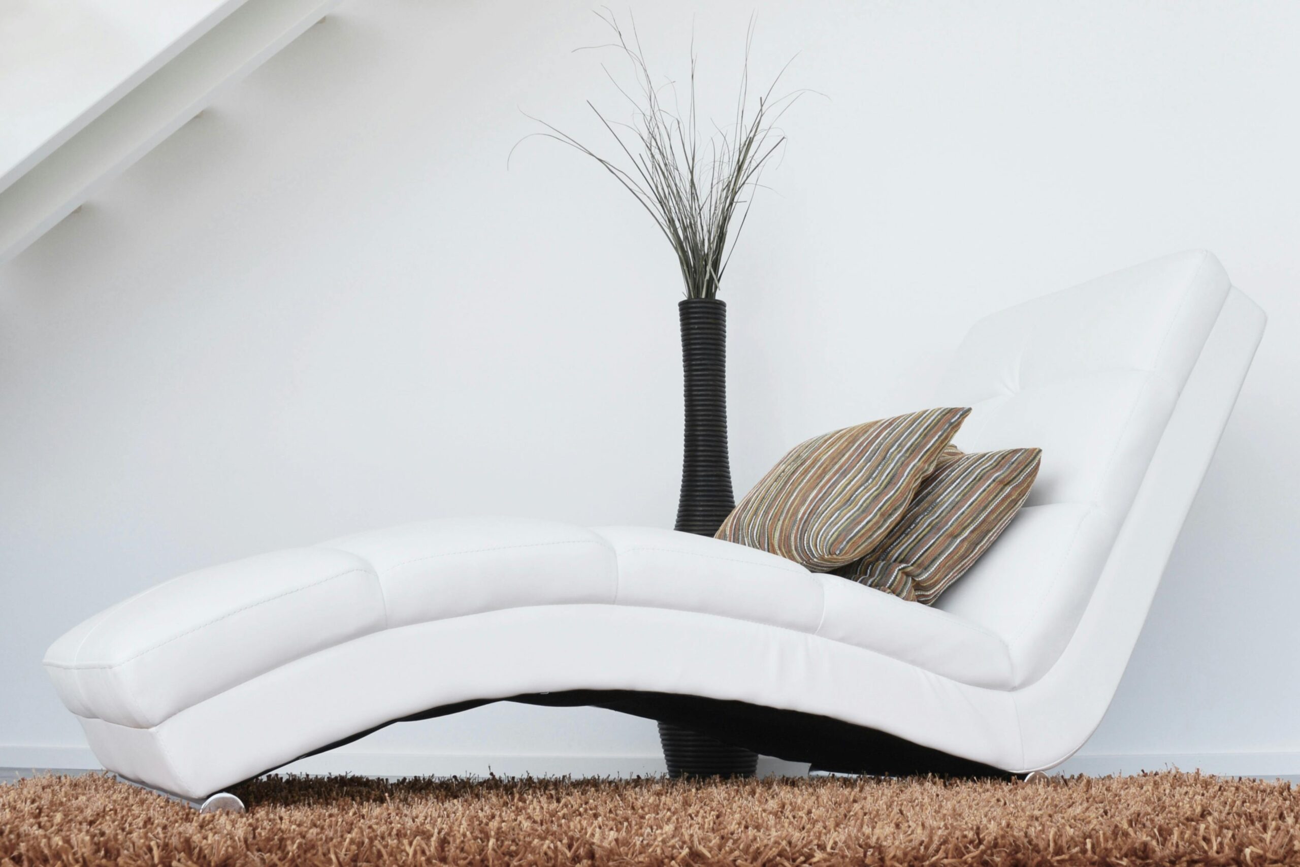 pexels-pixabay-276534 Max High Box Office Chair